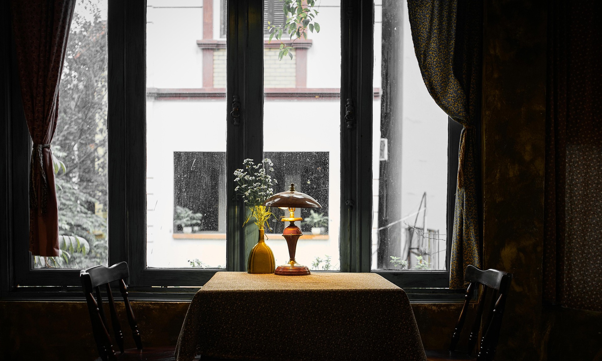 Restaurant dining atmosphere